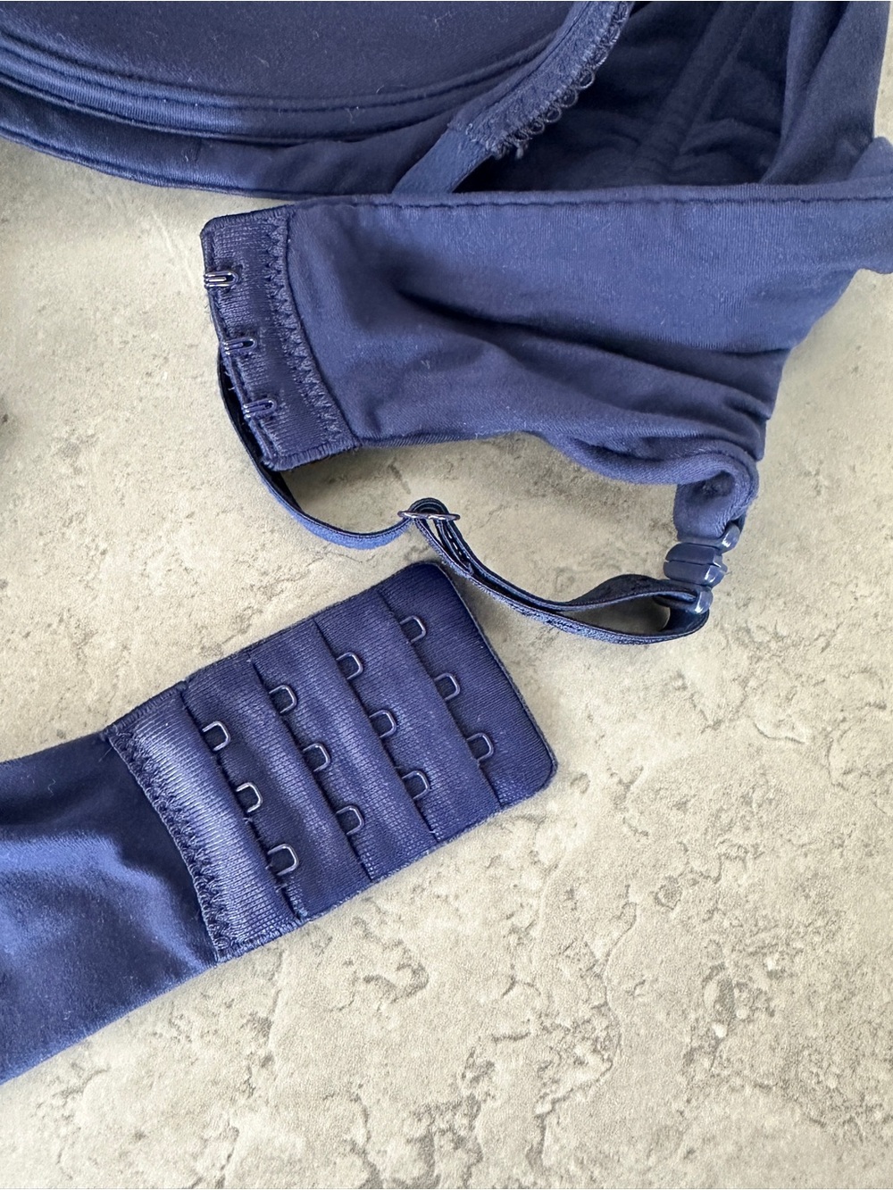 Victoria's Secret Navy Blue Lightly Padded T-Shirt Bra - Picture 9 of 9